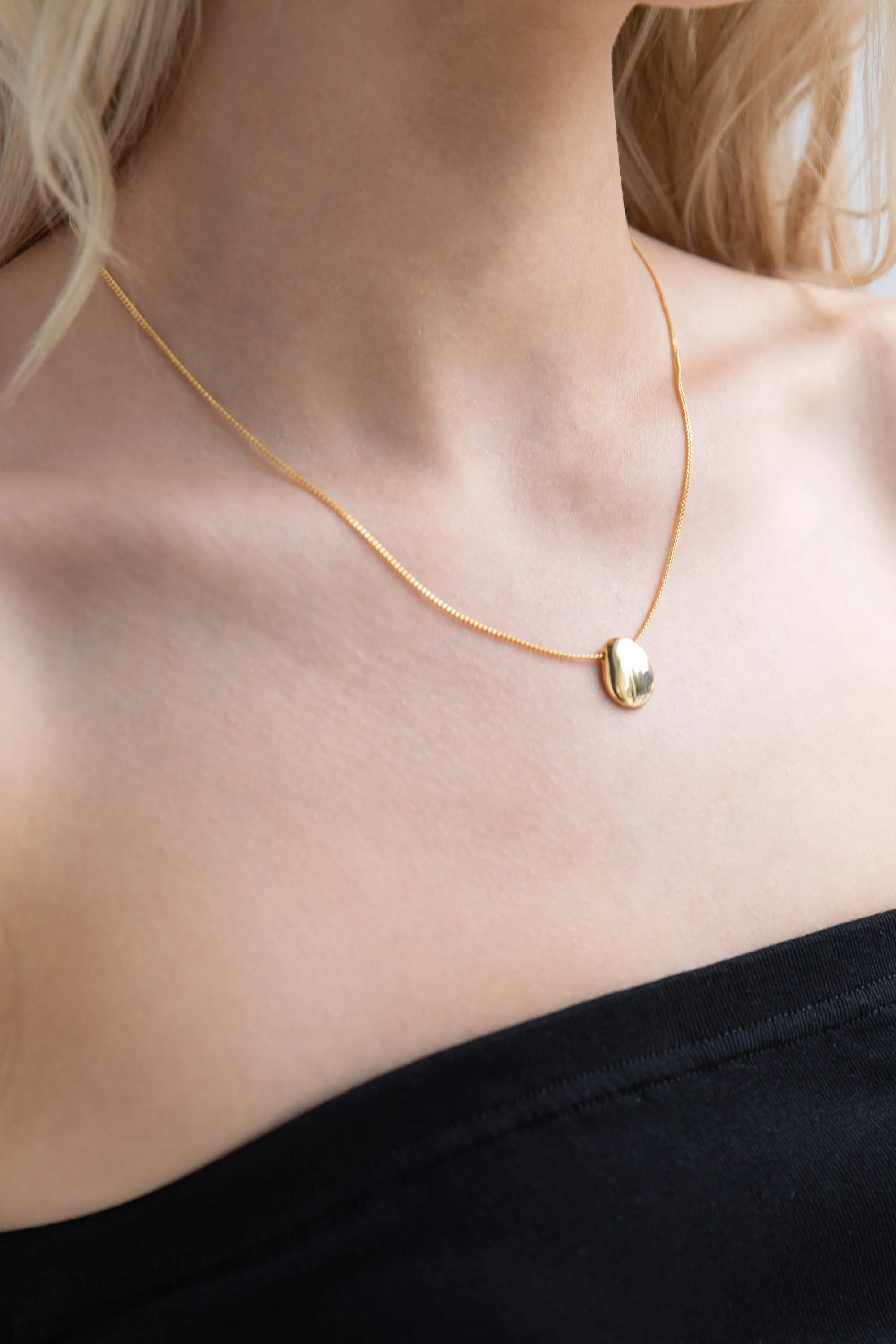 PEBBLE PENDANT NECKLACE